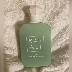 Kayali YUM PISTACHIO GELATO EDP